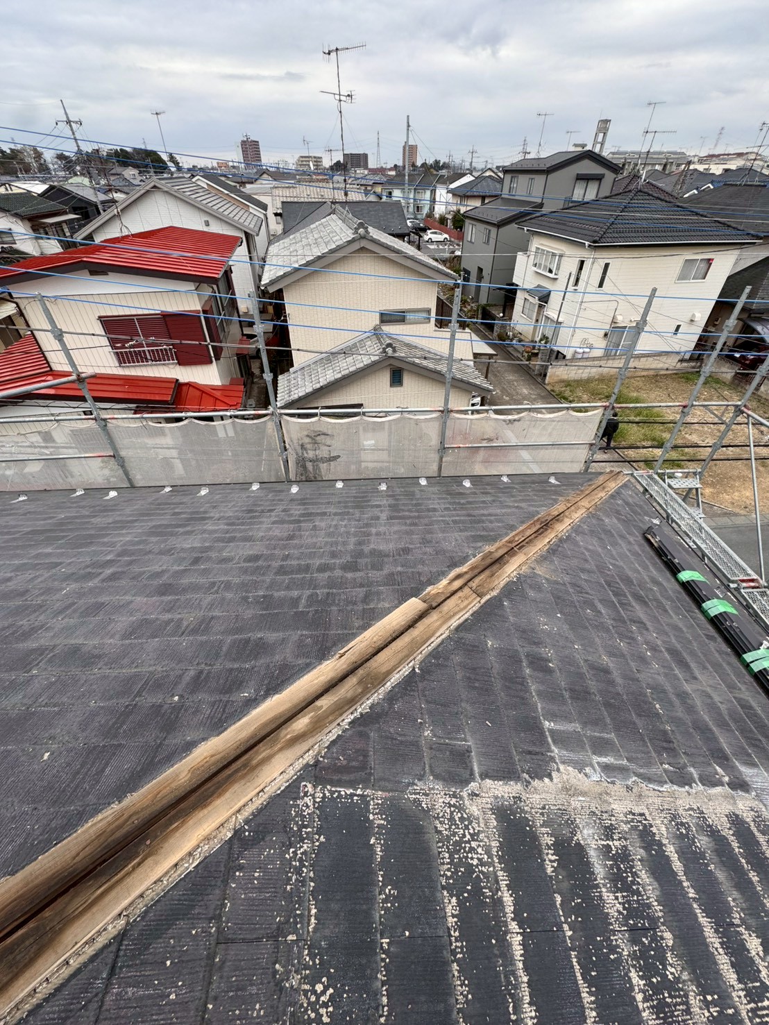 既存下地の露出と状態確認