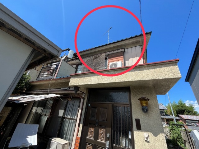 熊谷市から強風で飛ばされた雨樋修理のご相談。現地調査に伺いました。