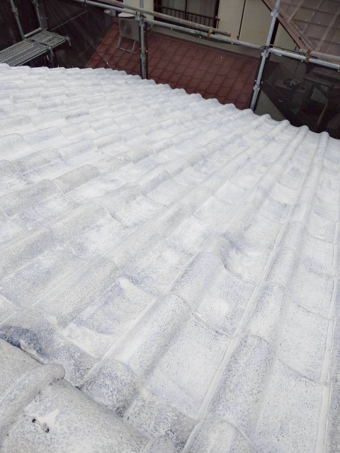 屋根塗装下塗り